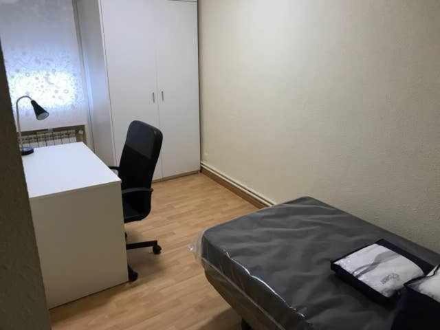 לינה וארוחת בוקר מדריד Residencia 12 Octubre מראה חיצוני תמונה