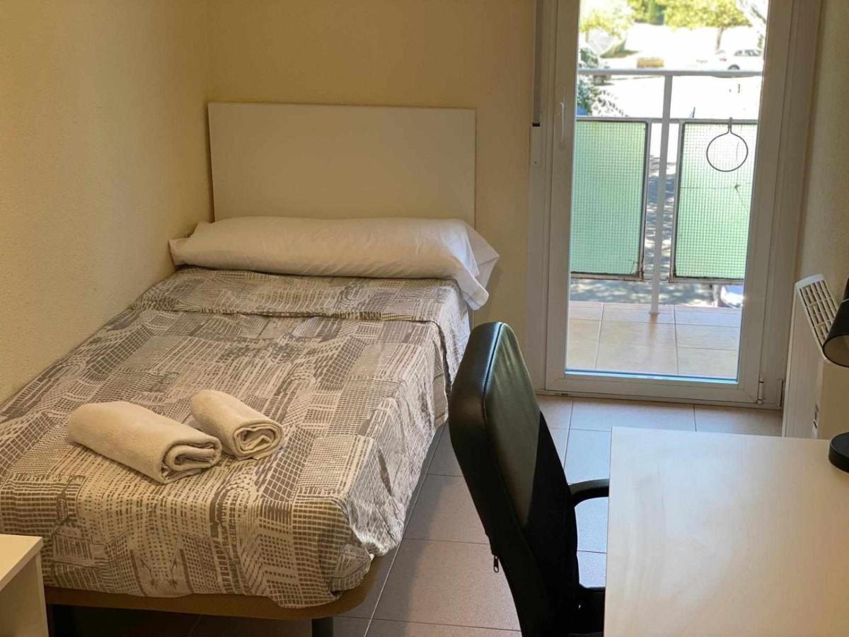 לינה וארוחת בוקר מדריד Residencia 12 Octubre מראה חיצוני תמונה