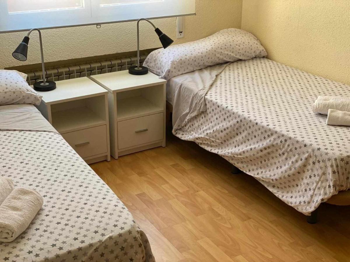 לינה וארוחת בוקר מדריד Residencia 12 Octubre מראה חיצוני תמונה