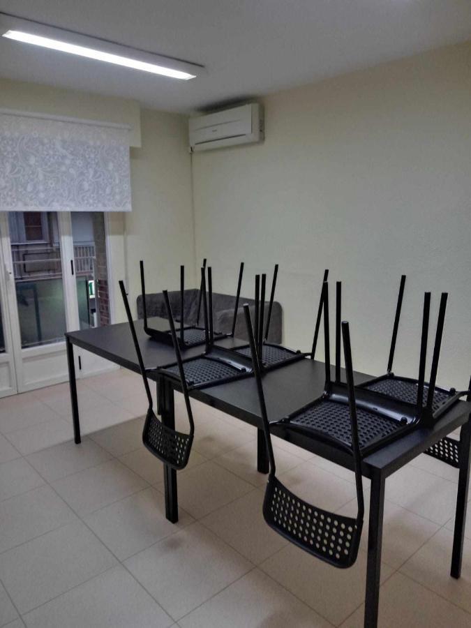 לינה וארוחת בוקר מדריד Residencia 12 Octubre מראה חיצוני תמונה