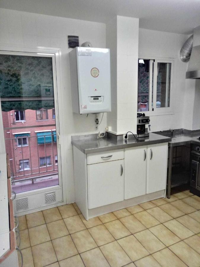 לינה וארוחת בוקר מדריד Residencia 12 Octubre מראה חיצוני תמונה